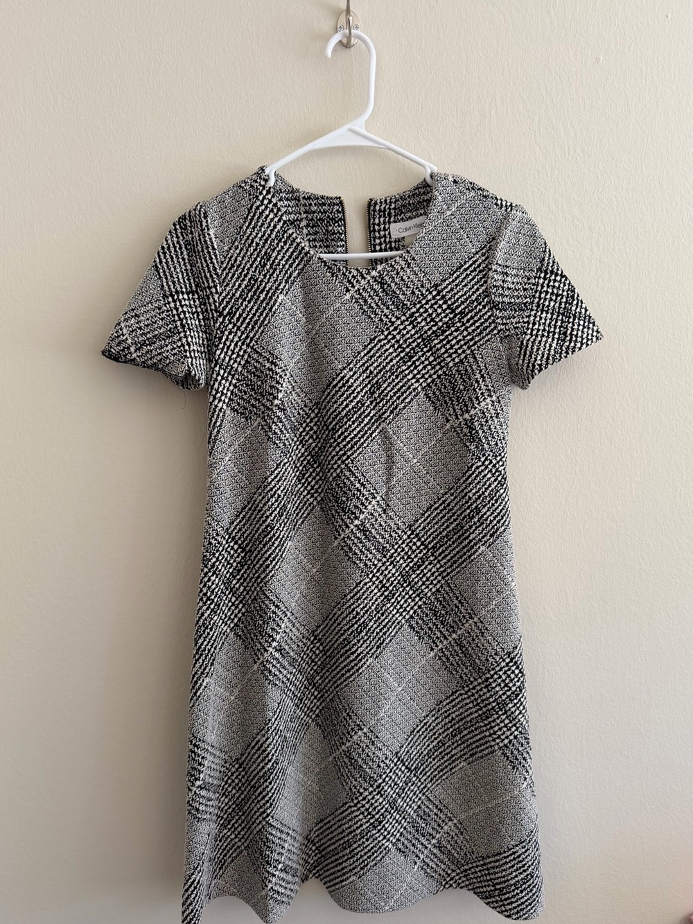 Calvin Klein Black & Ivory Patterned Knit Top
